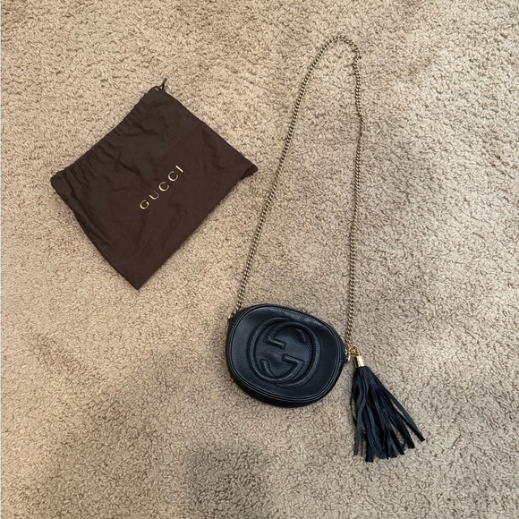 Gucci Black Crossbody Bag with Flower Detail - Picture 1 of 7
